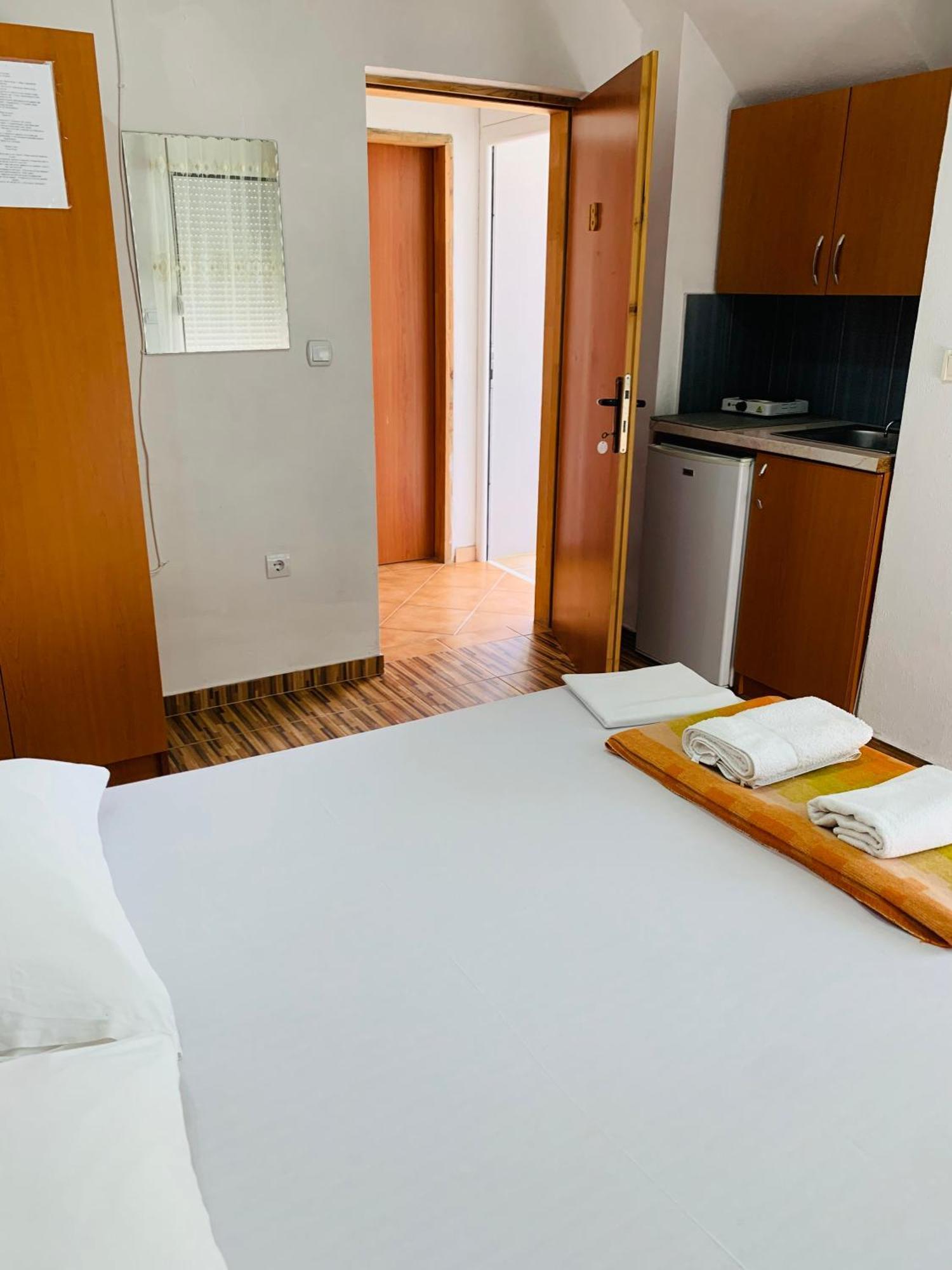Apartments Delfin Ulcinj Exterior foto